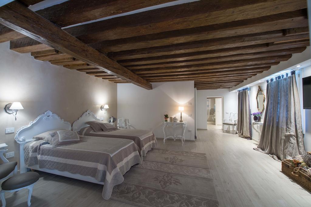 Savoia E Jolanda Venice