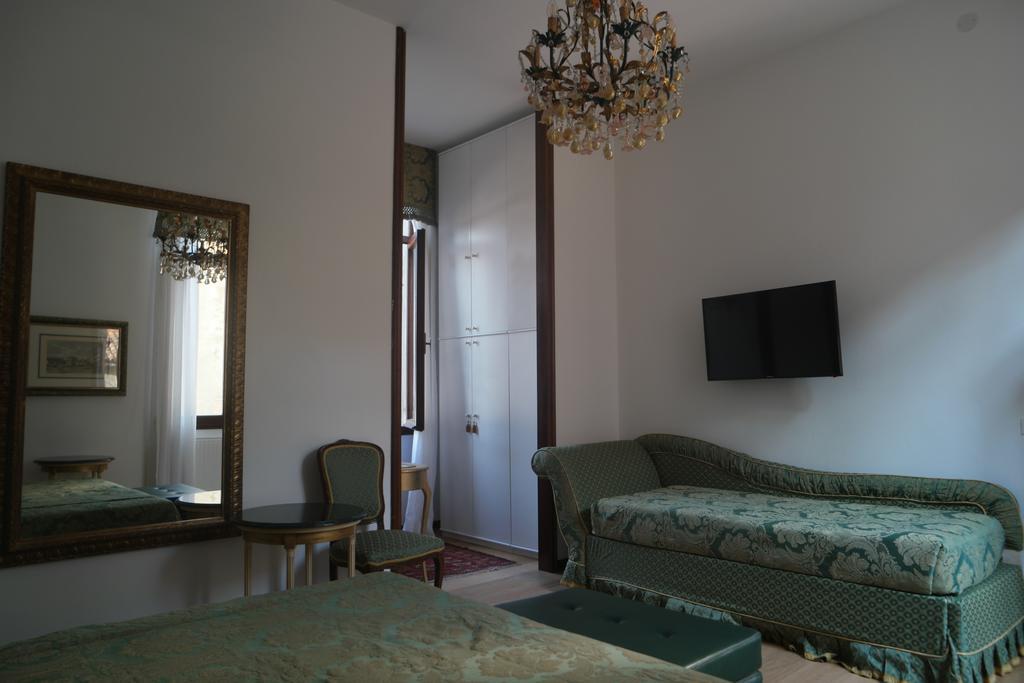 Savoia E Jolanda * Venice