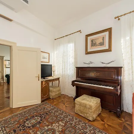 Savoia E Jolanda Apartments Venice Exterior photo